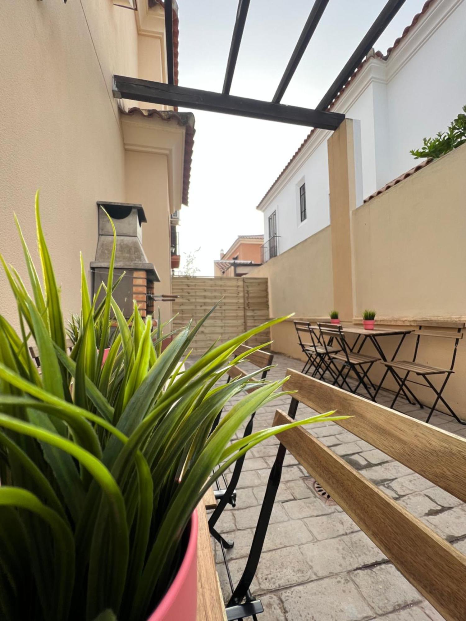 Apartamentos Sevilla Deluxe Rosales Los Rosales  Exterior photo