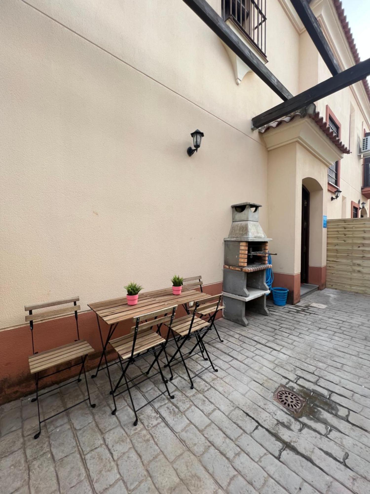 Apartamentos Sevilla Deluxe Rosales Los Rosales  Exterior photo